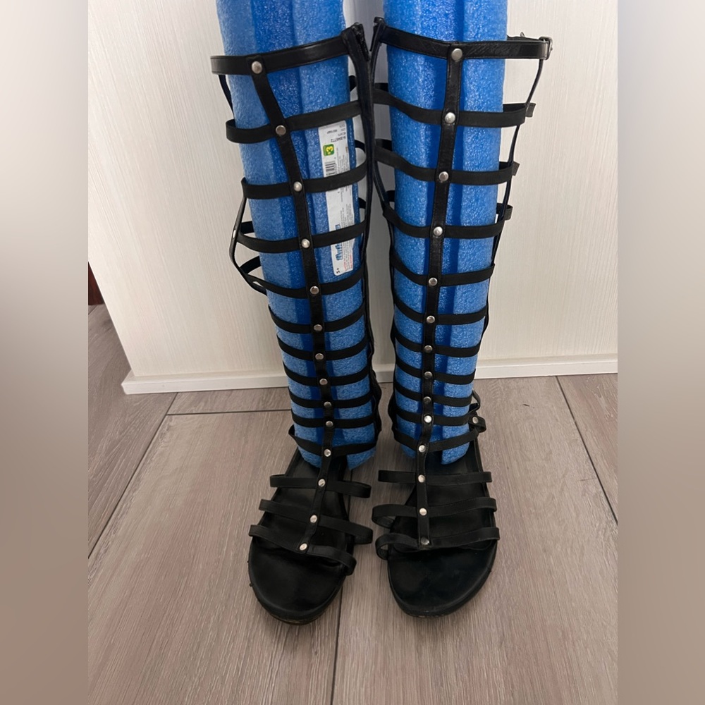 STUART WEITZMAN
Leather Studded Accents Gladiator Sandals